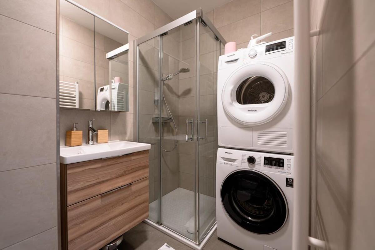 Renovated Chic 5 Min To Center Apartment *
