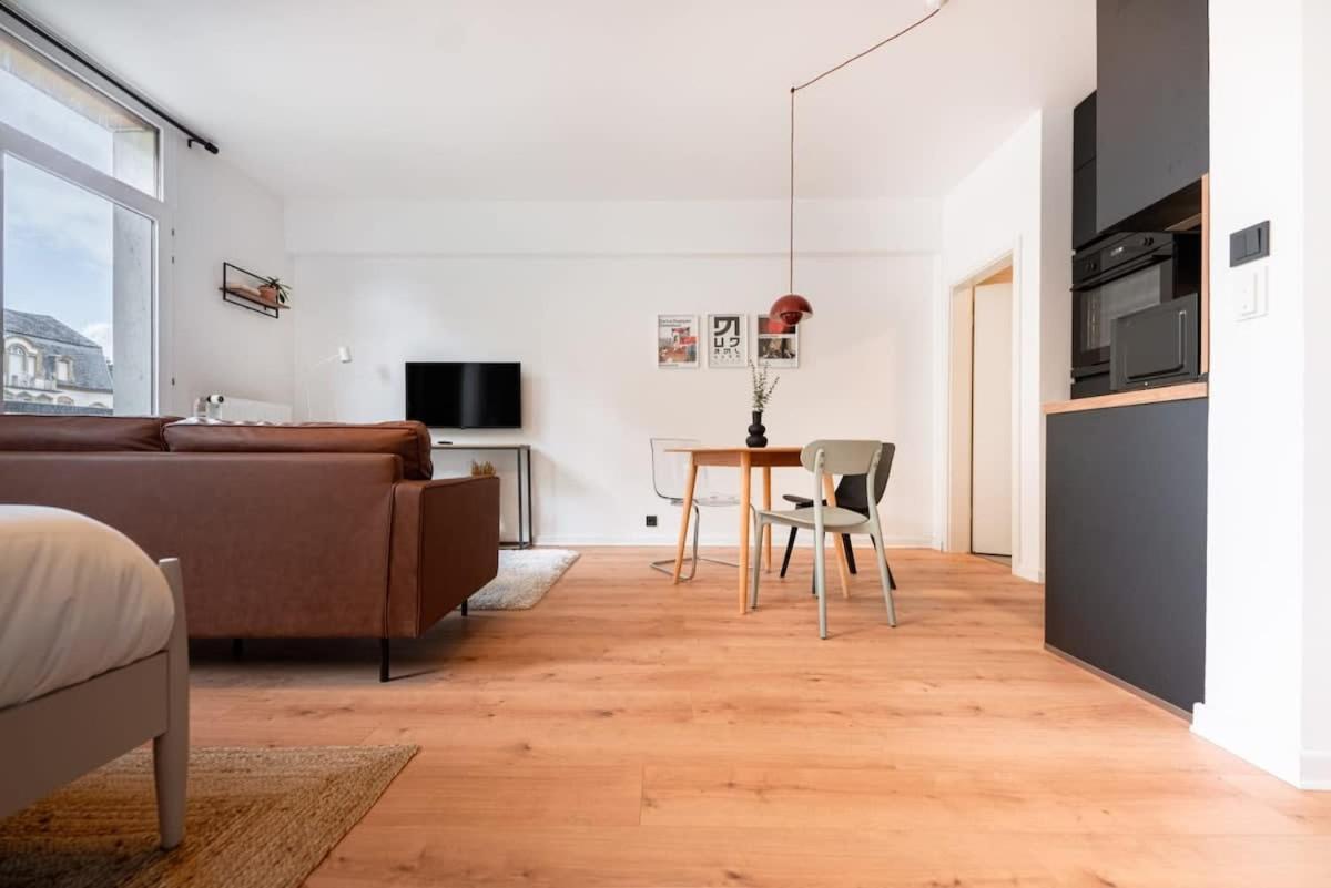 Renovated Chic 5 Min To Center Apartment