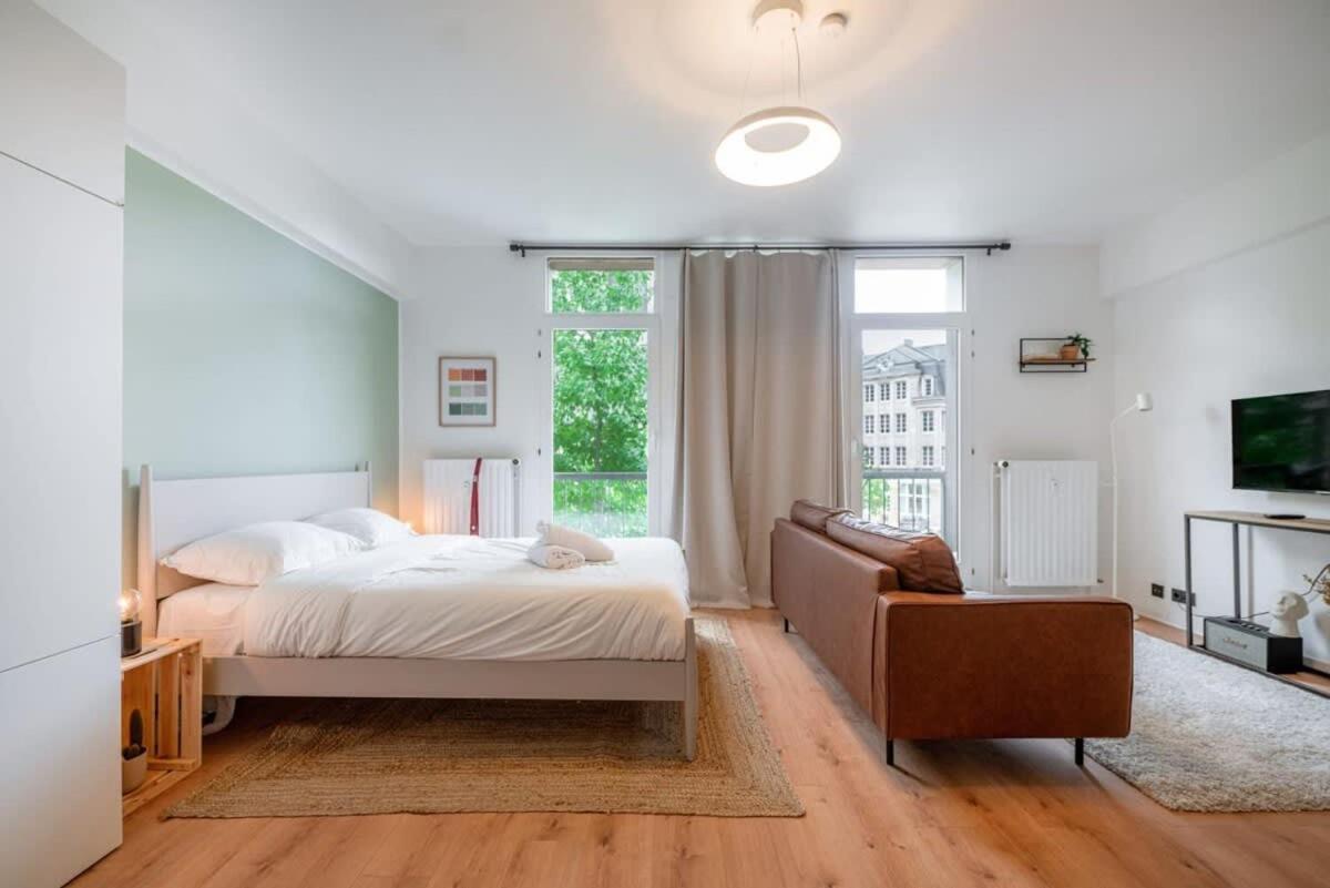 Renovated Chic 5 Min To Center Apartment